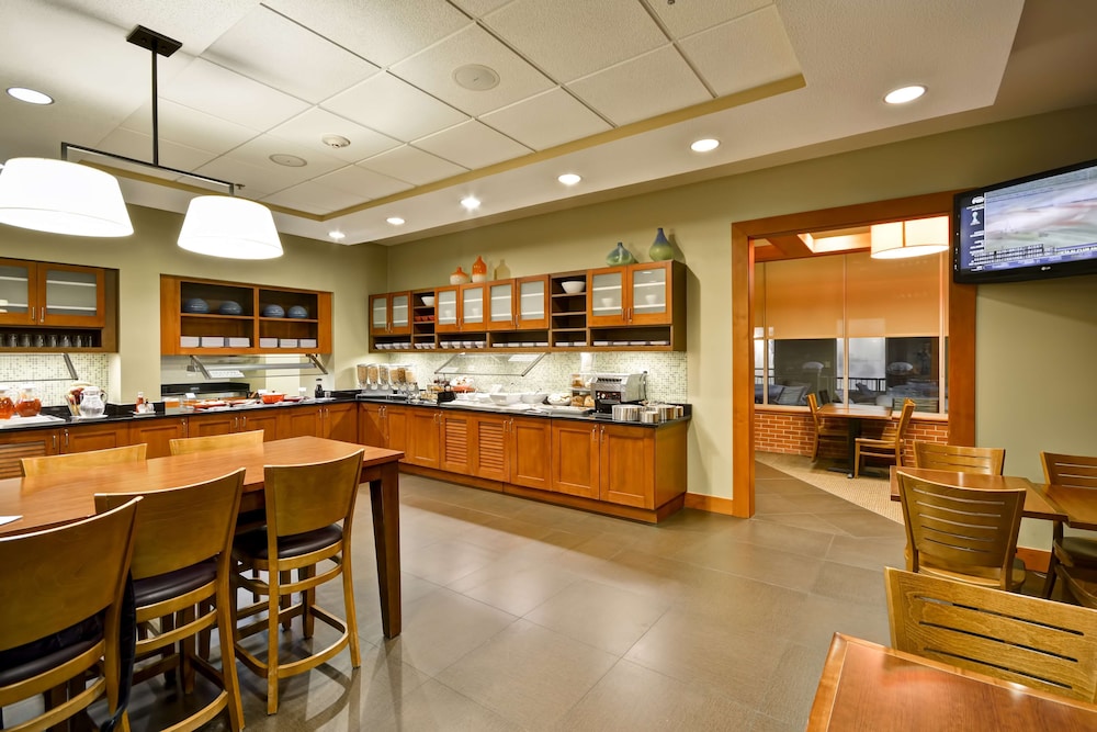 Hyatt Place Chicago/Naperville/Warrenville 54/68