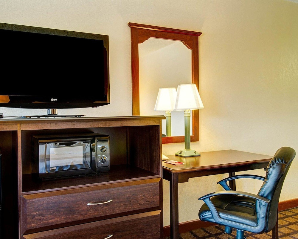 ECONO LODGE SHARON 13/16