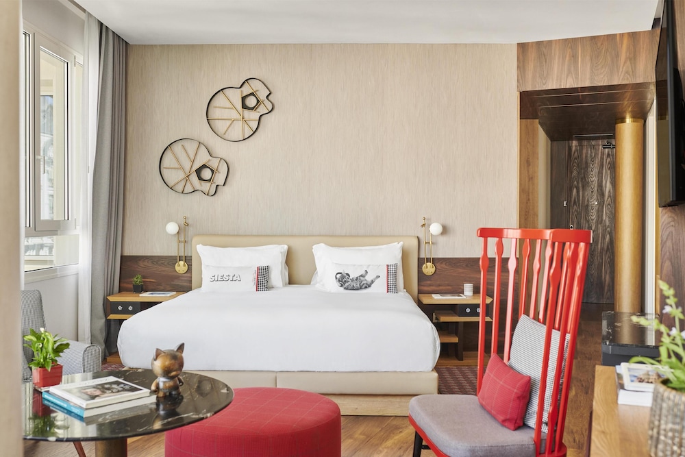 Junior Suite, Grand Via View