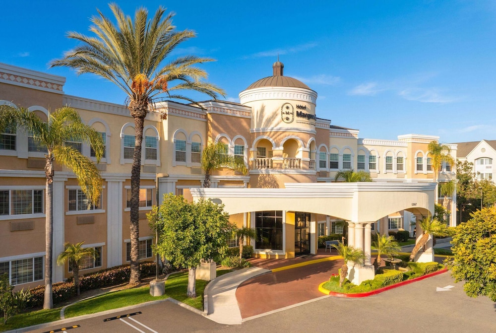 Hotel Marguerite Anaheim/Garden Grove, Trademark Collection 6/50