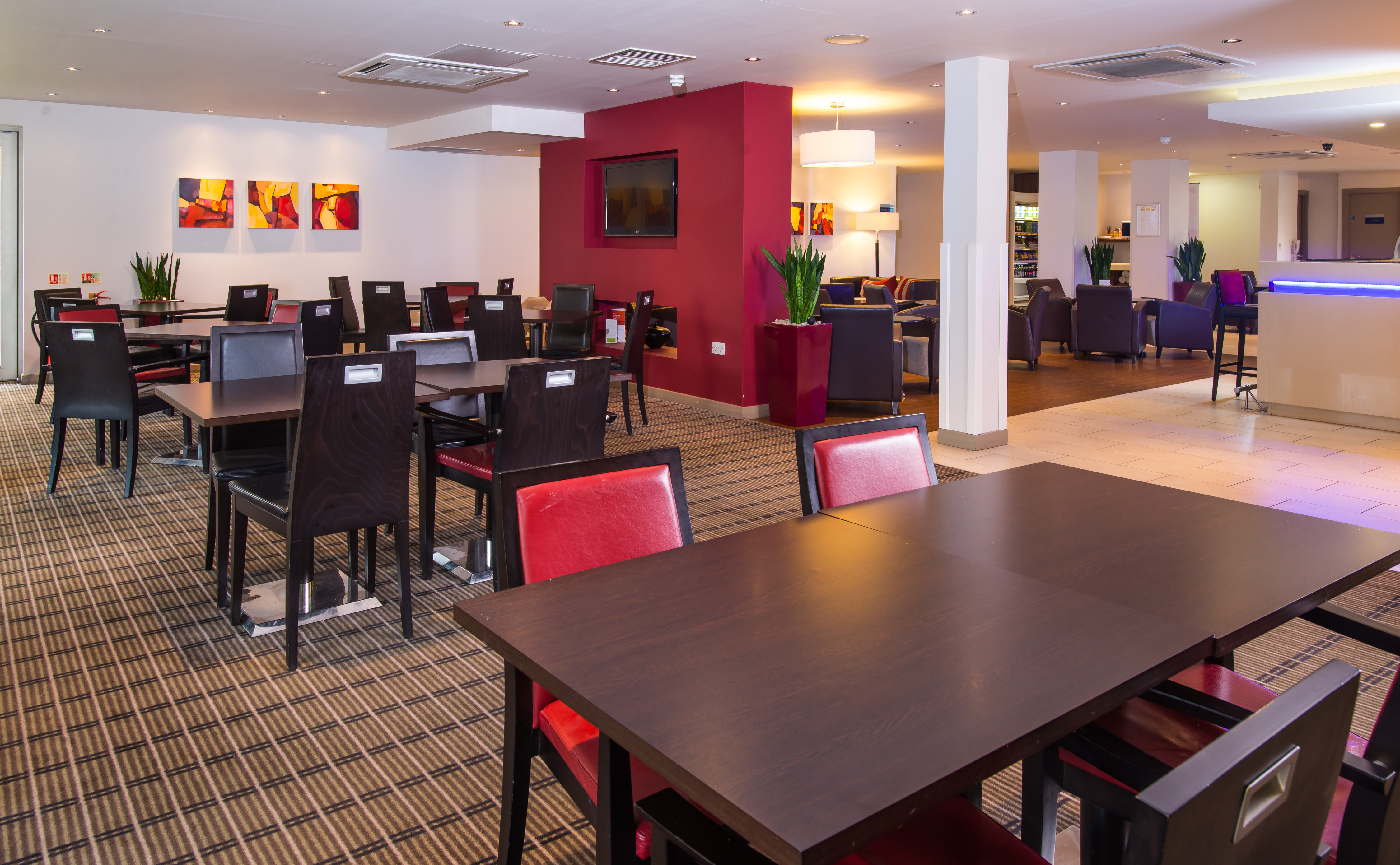Holiday Inn Express East Midlands Airport 11/20