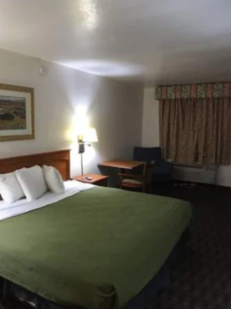 Extend A Suites Phoenix, AZ 25/55