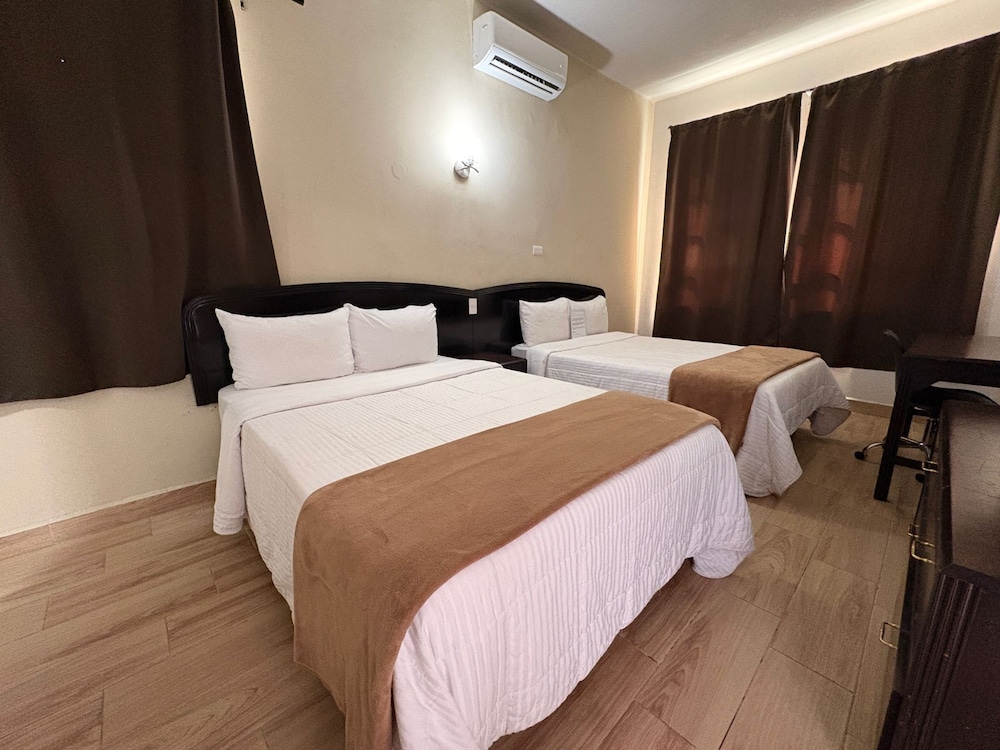 Hotel Plaza Del Arco Express 31/65