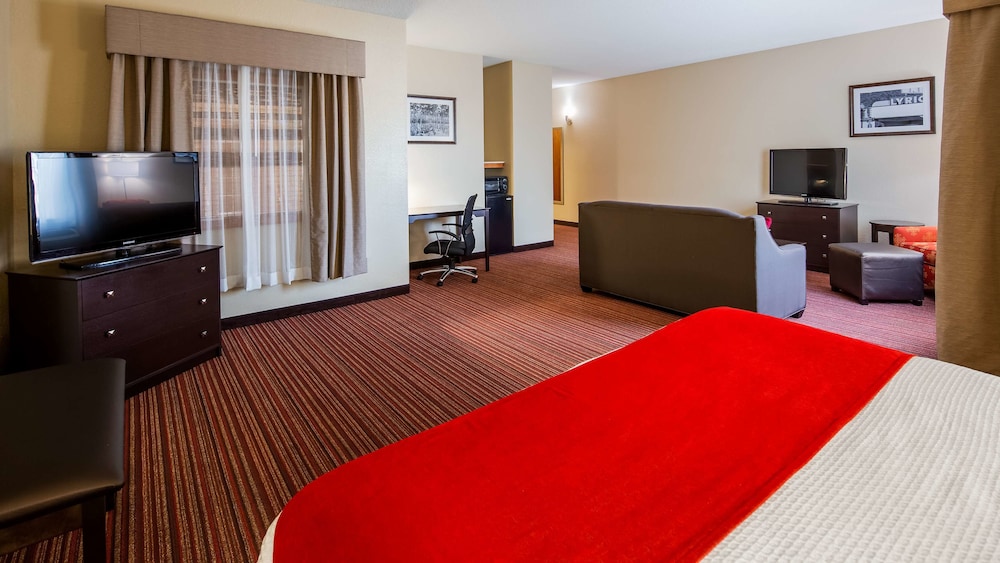 Best Western Plus Bradbury Inn & Suites 25/39