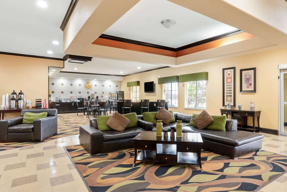 La Quinta Inn & Suites by Wyndham McAlester 36/45