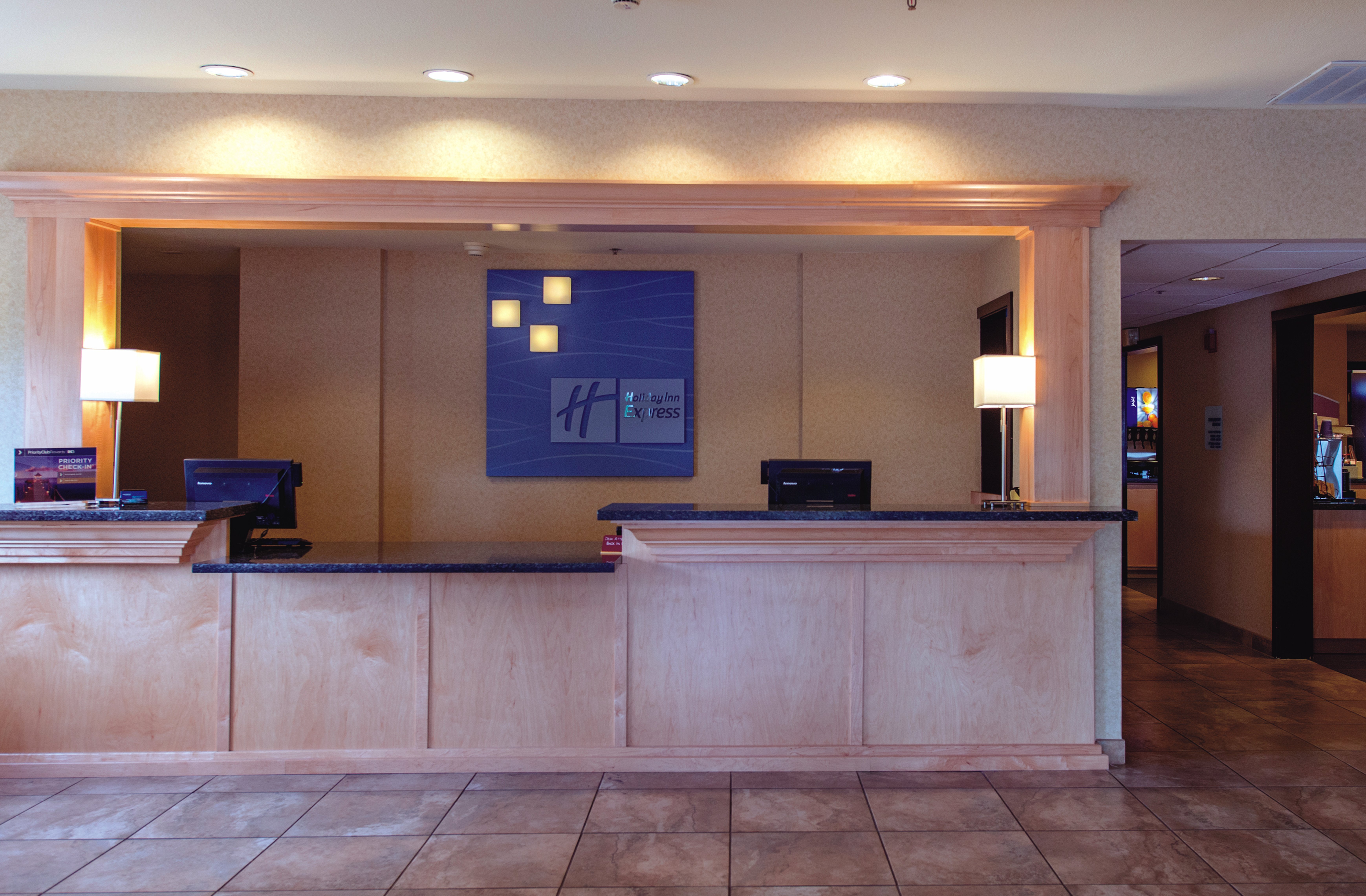 Holiday Inn Express Portland East - Troutdale 8/78
