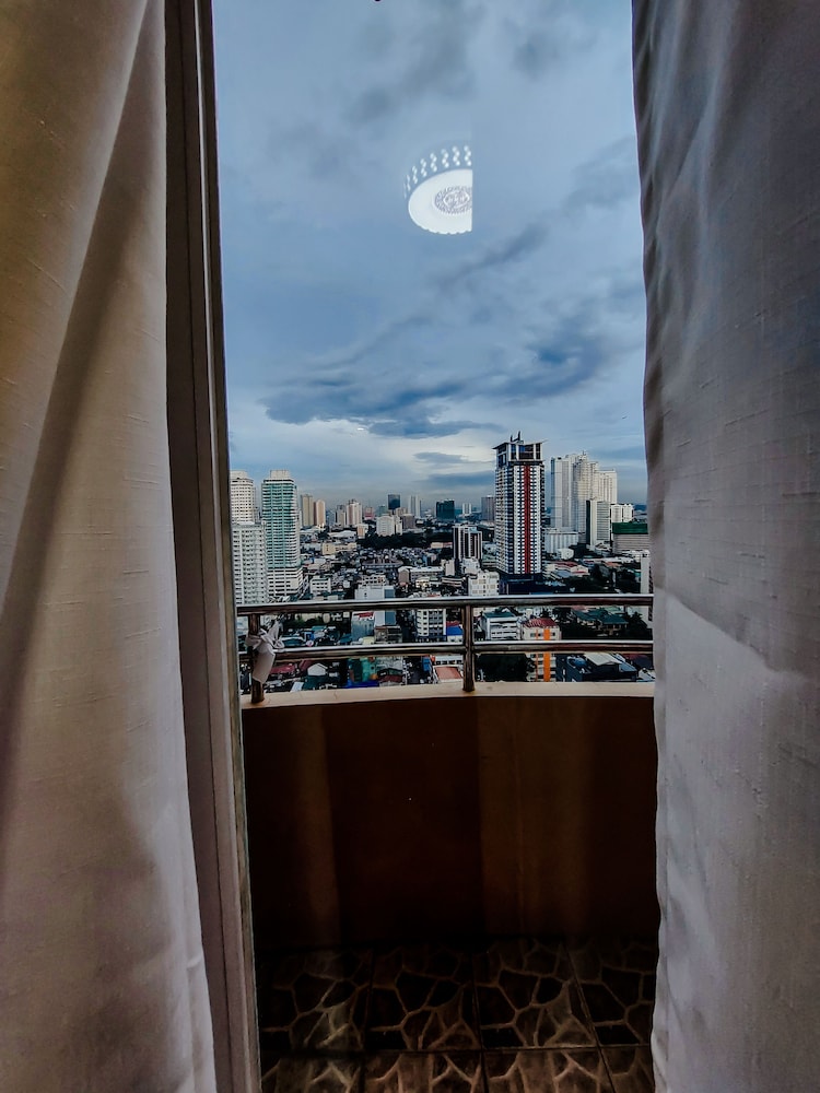 Birchtower by Jeizel Manila City 12/61