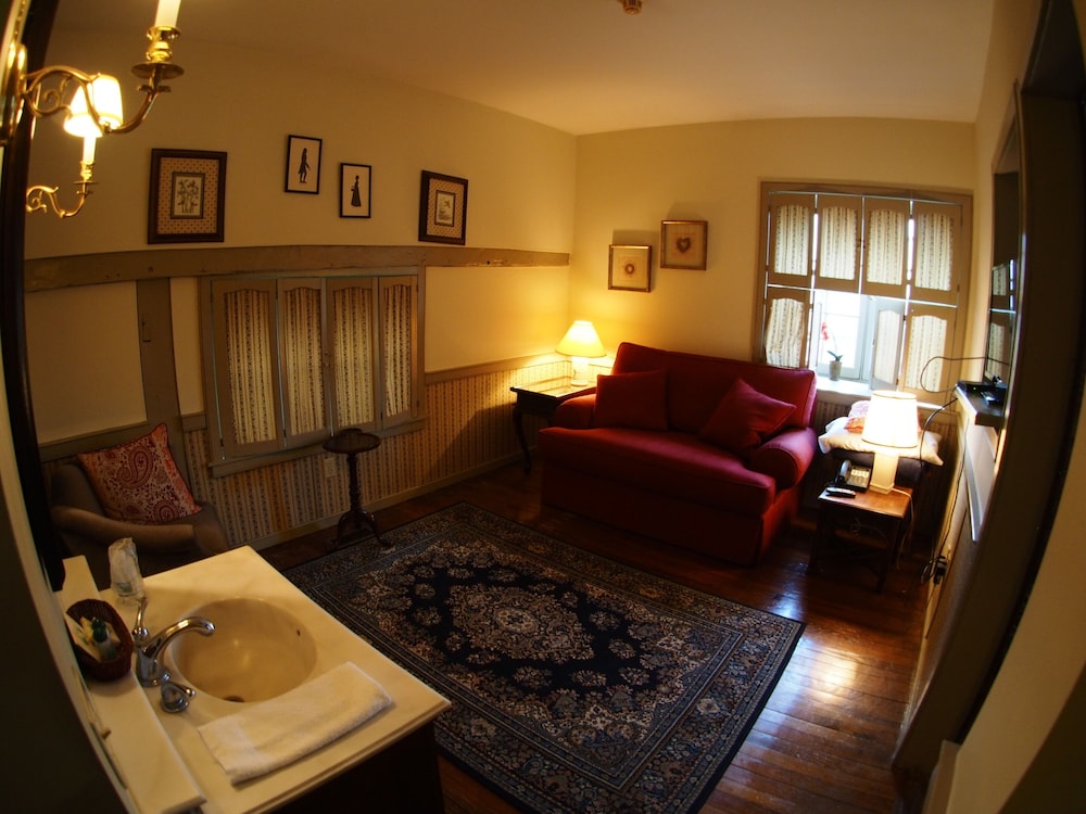 Duling Kurtz House and Country In 32/50