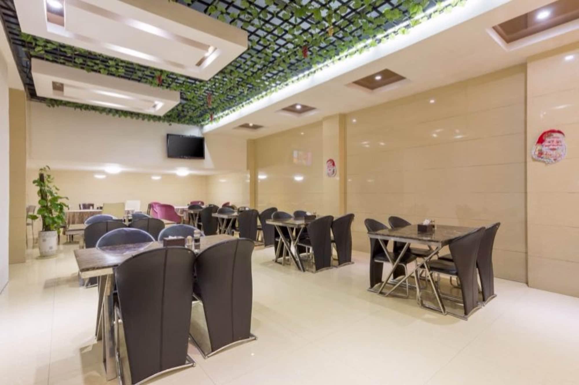Rong Le Business Hotel 26/33