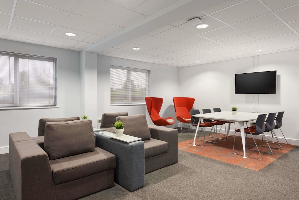 Super 8 by Wyndham Chester East 18/29