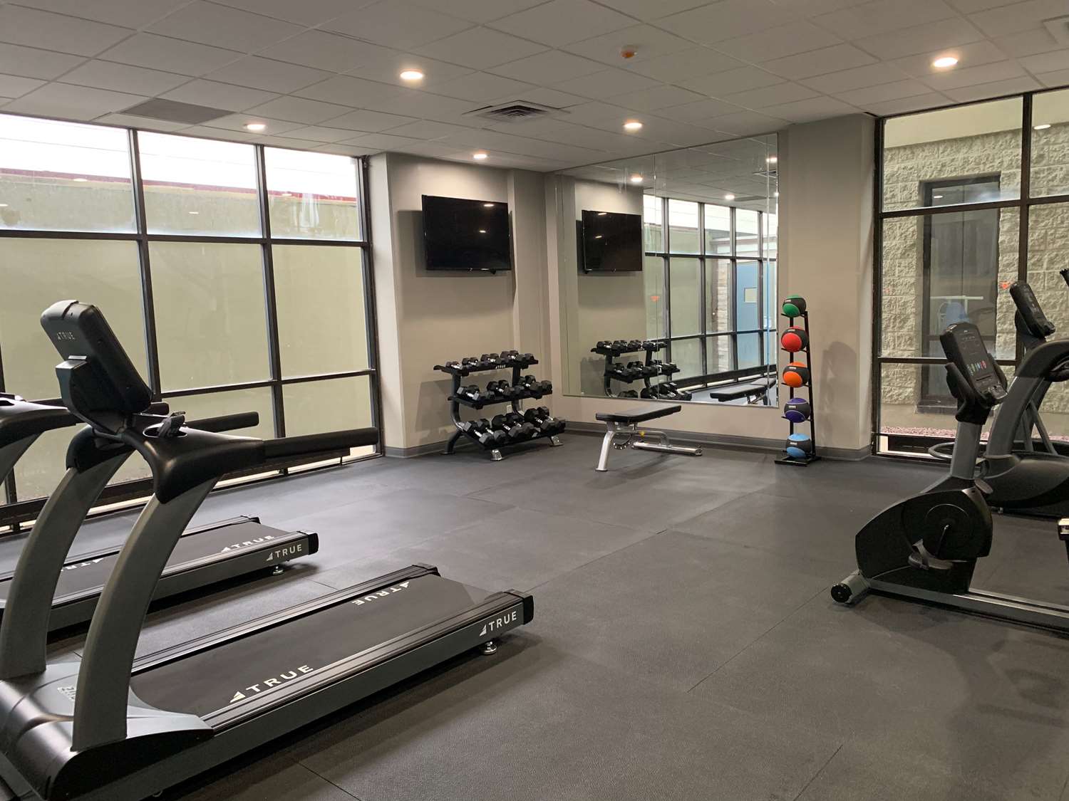 Best Western Plus Clarks Summit Scranton 20/37