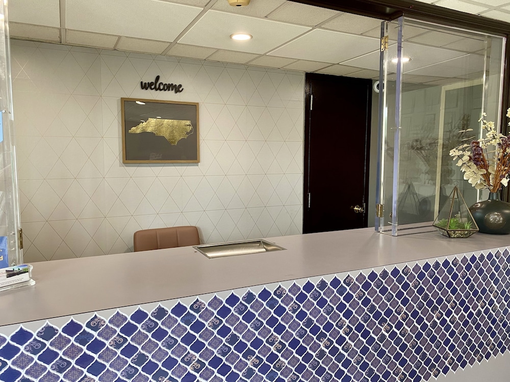 Travelers Inn 44/58