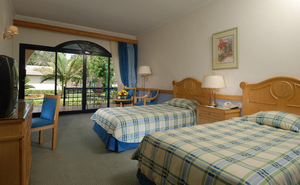 Jaz Pyramids Resort 11/50