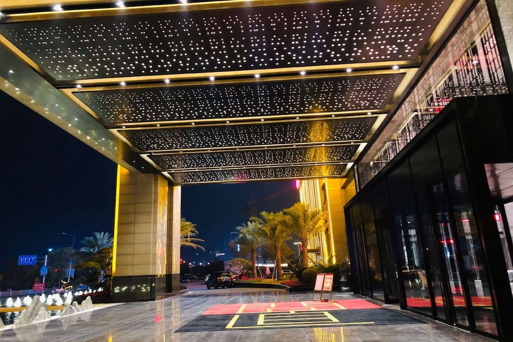 Ramada Plaza by Wyndham Hezhou North 4/32