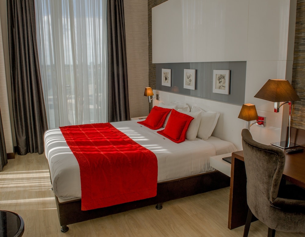 LUXURY, PENTHOUSE, KING BED