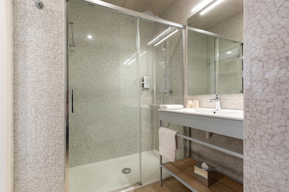 Golden Tulip Martigues Provence 41/43