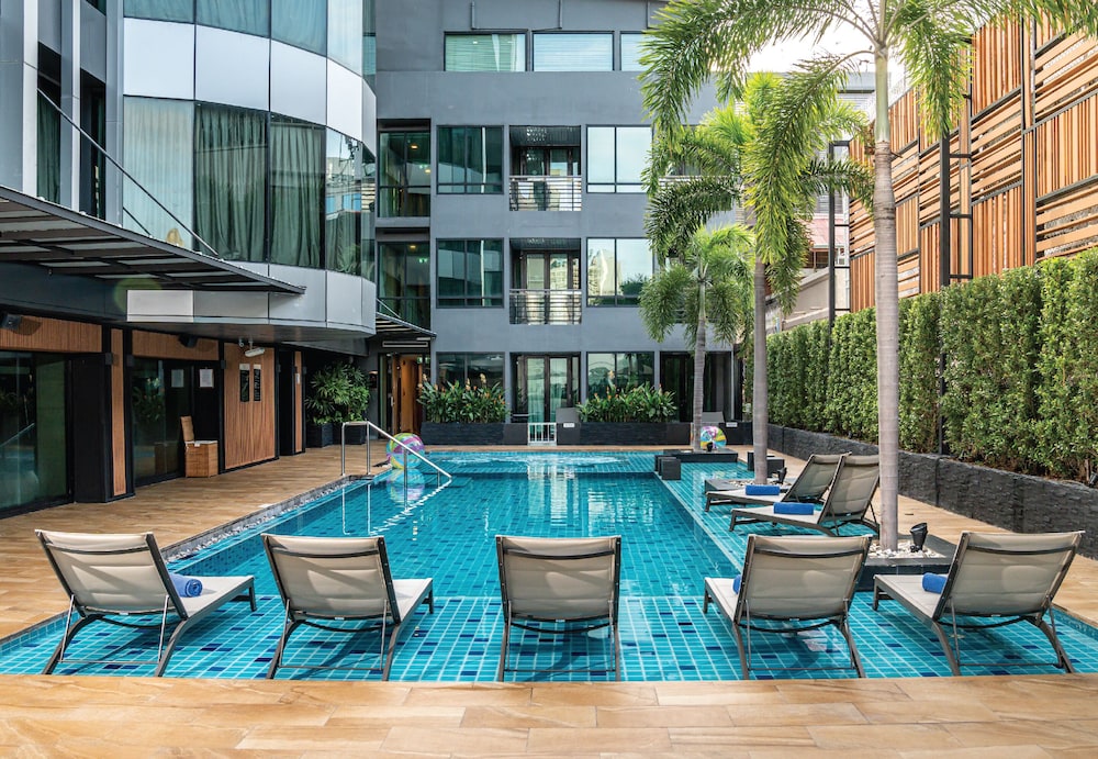 Solitaire Bangkok Sukhumvit 11 by Kingston Hotels 71/73