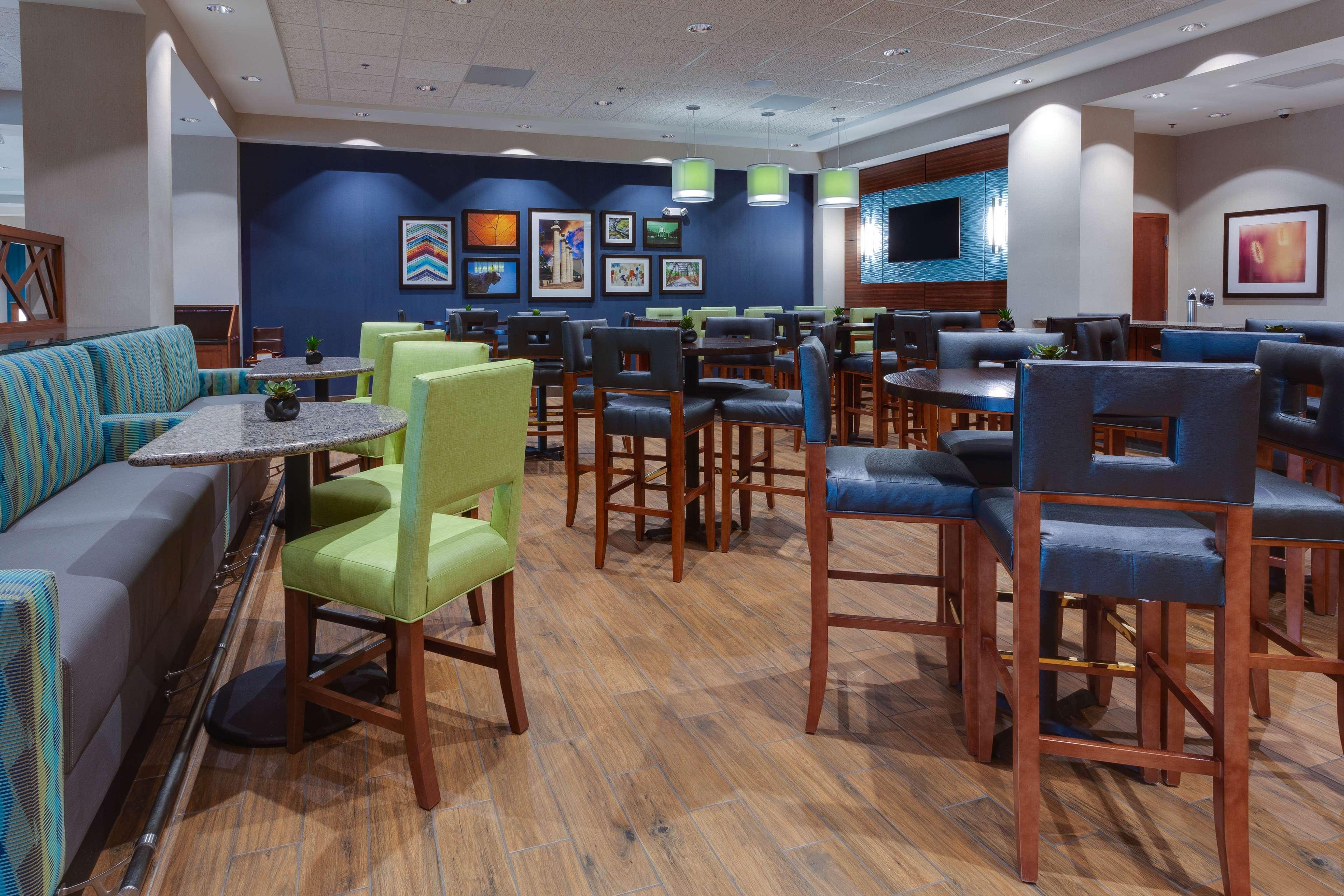 Howard Johnson Inn Columbia 37/50