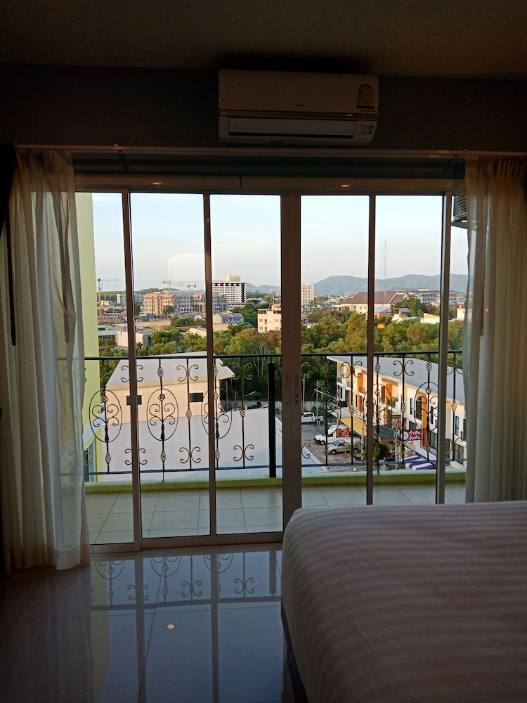 Phuket Chinoinn Hotel 46/65