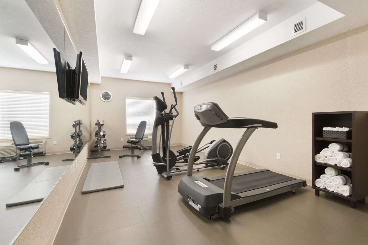 Days Inn By Wyndham Medicine Hat 23/38