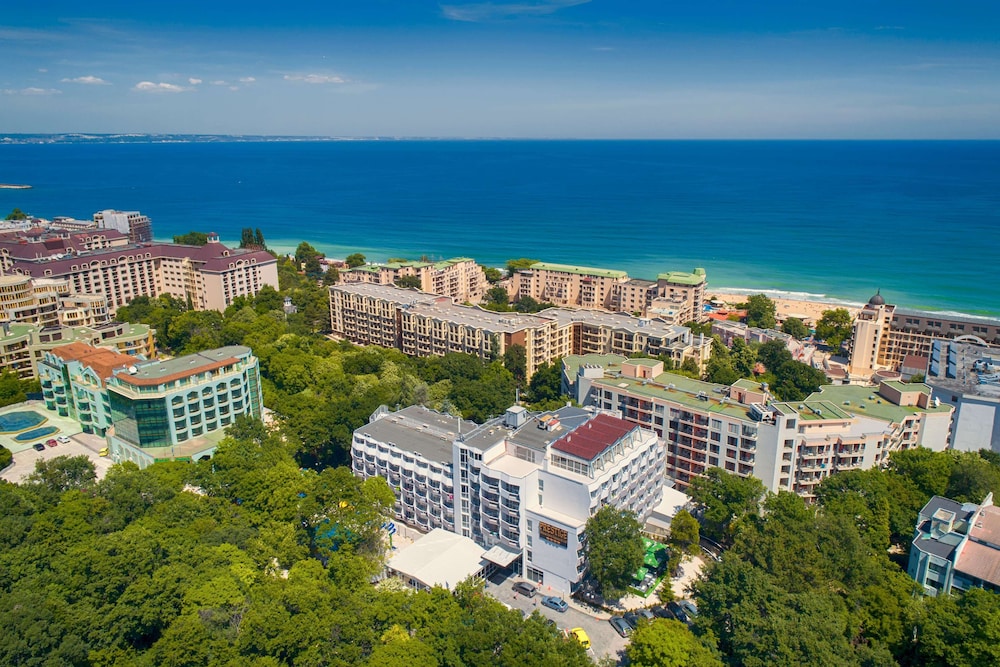 Prestige Deluxe Hotel Aquapark Club 72/76