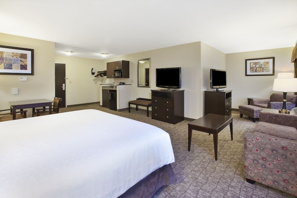 Holiday Inn Express Suites Wheeling 17/78