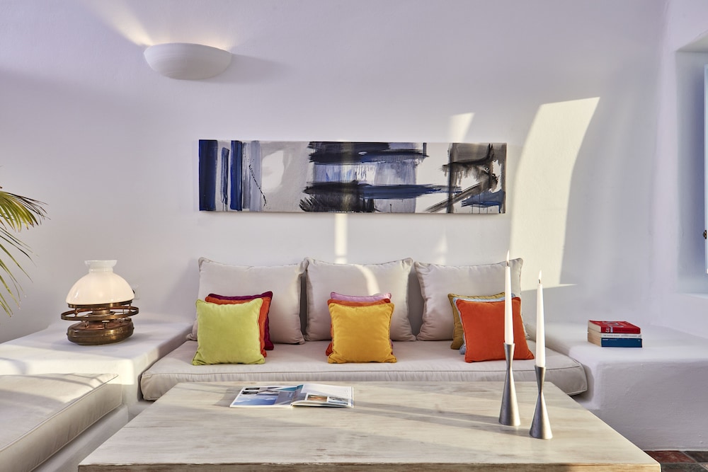 Astra Suites 33/50