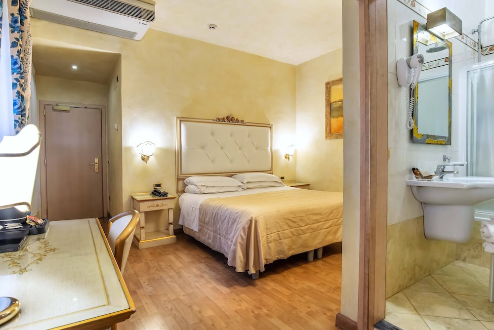 غرفة قياسية بسرير مزدوج أو سريرين منفصلين، Hotel Alba Palace 4/7