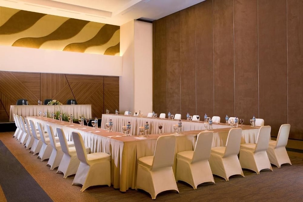 Hotel Santika Bangka 38/46