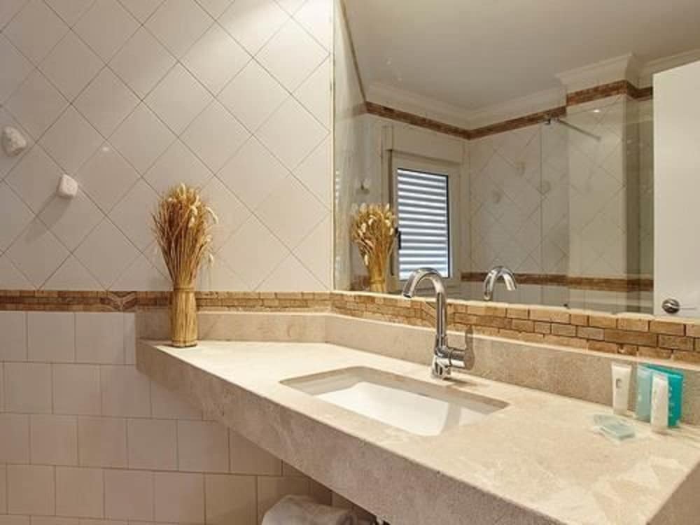Apartamentos Castavi 61/63