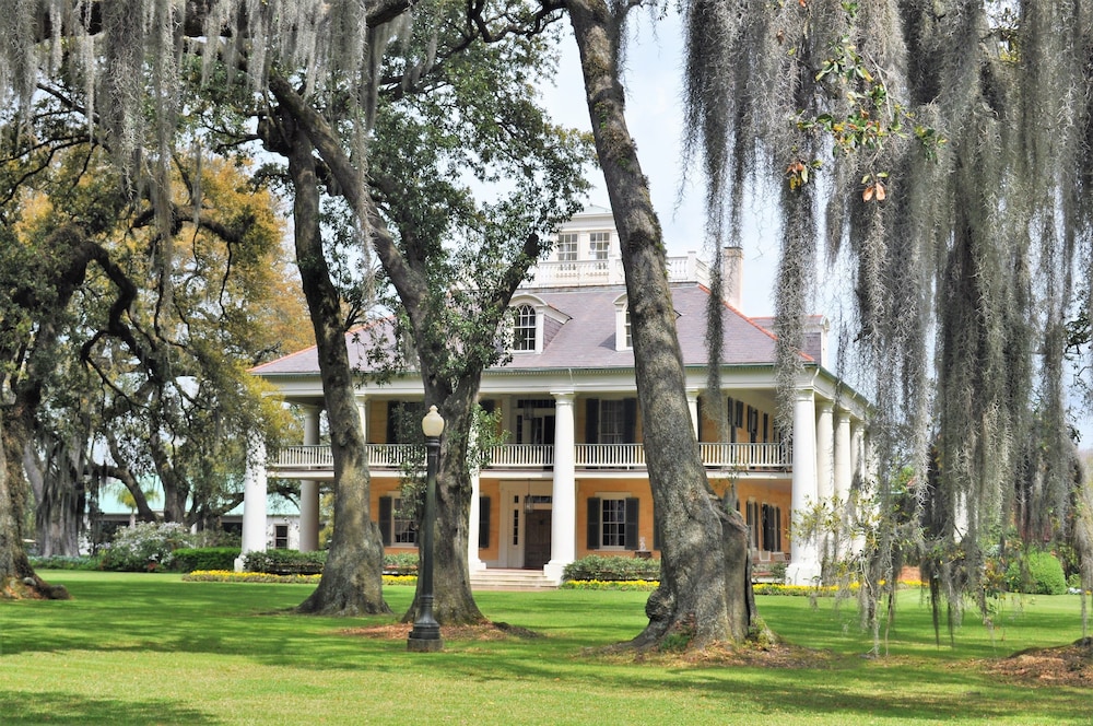 The Inn At Houmas House 27/32