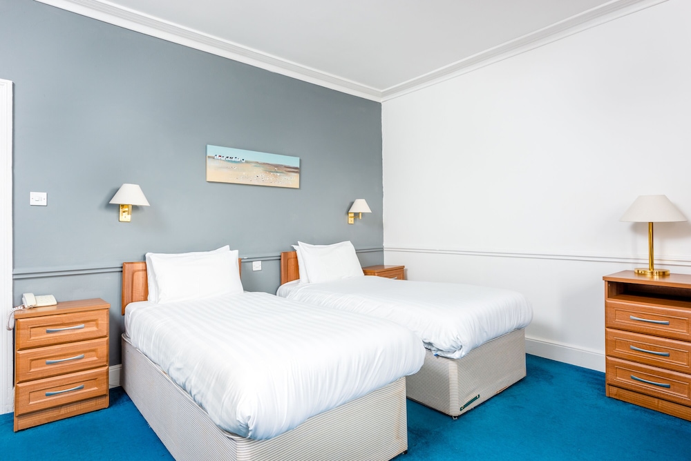 Abbey Lawn Hotel 33/64
