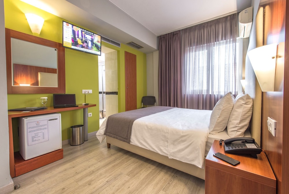 Polis Grand Hotel 8/44