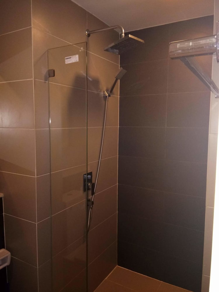 Acqua Condominium 50/50