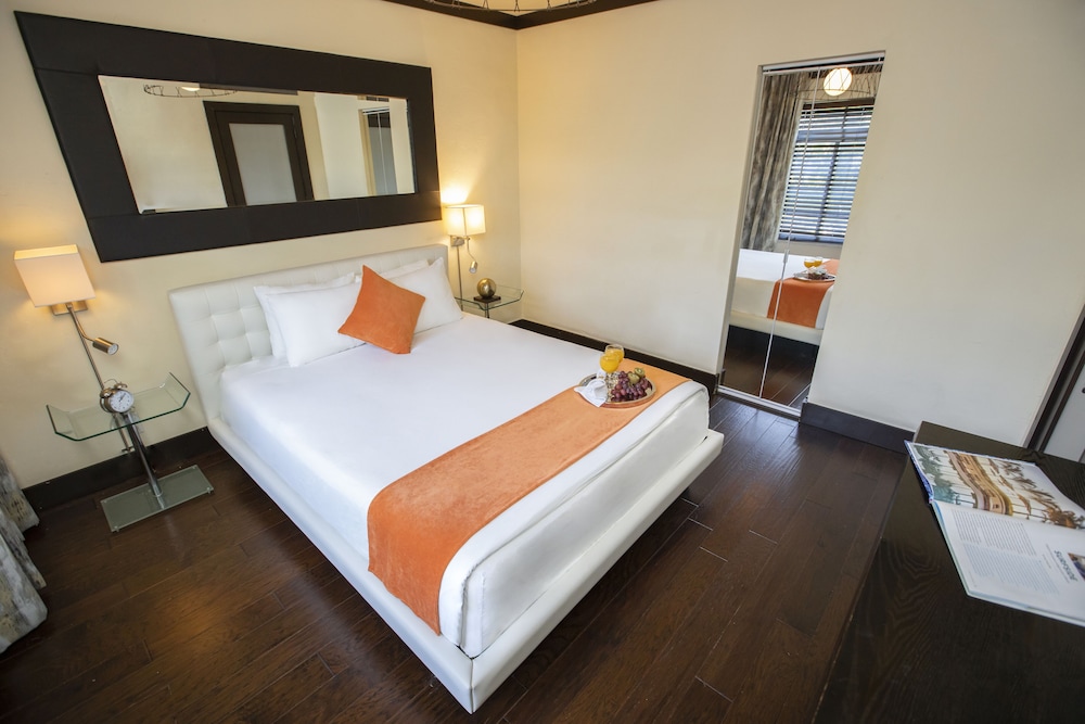 Lincoln Arms Suites 20/73