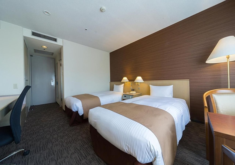 Crystal Hotel Minami Senri 8/54