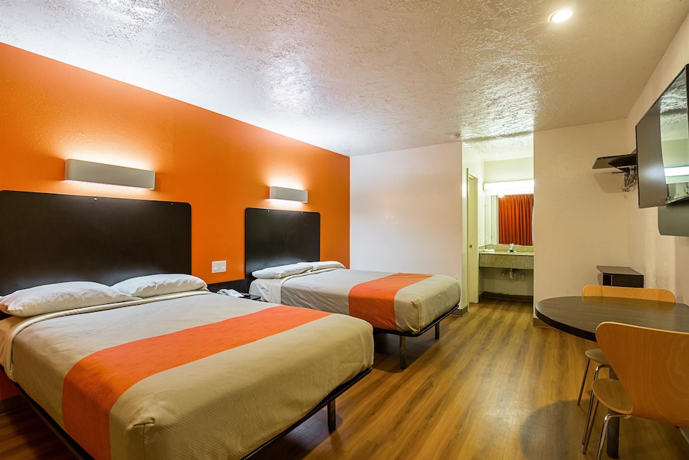 Motel6 Madisonville Tx 7/31