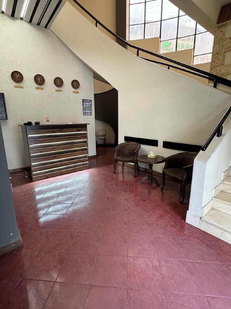 Bella Hotel 36/50