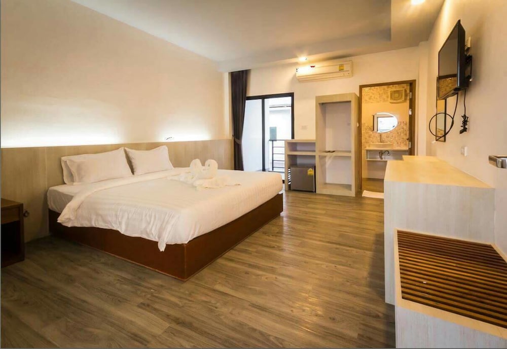 Must Come Boutique Hotel 9/18