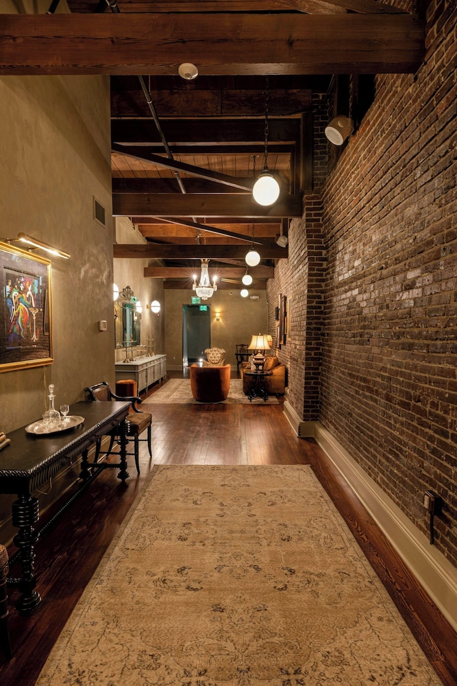 Hotel Cleo, Knoxville Downtown, a Tribute Portfolio Hotel 27/50