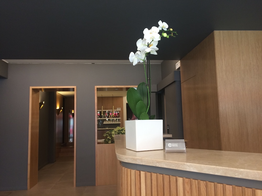 Cristina Hotel 4/40