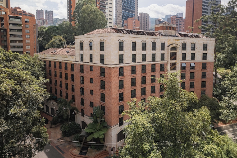 Hotel Park 10 4/88