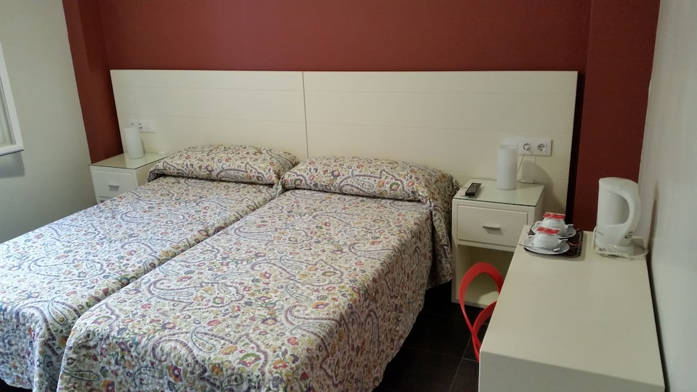 ROOM, SINGLE, DOUBLE BED