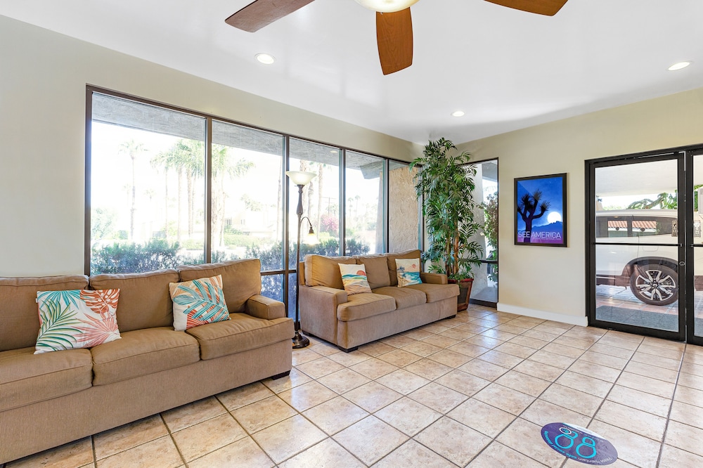 Travelodge By Wyndham Palm Springs 24/41