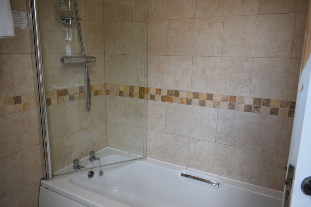 The Rose and Crown 47/49