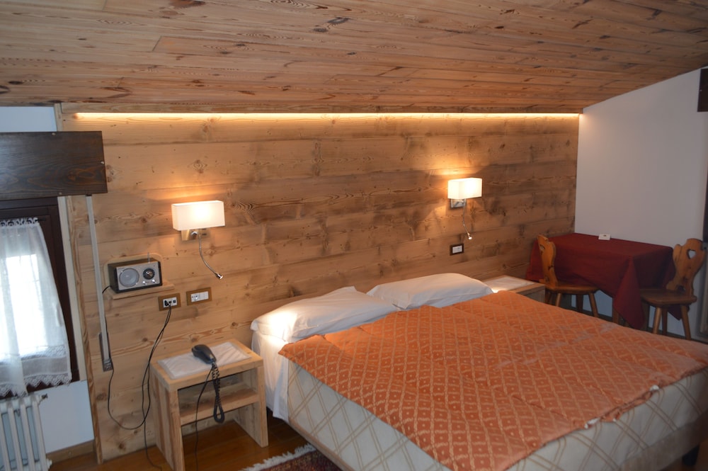Montana Hotel 27/69