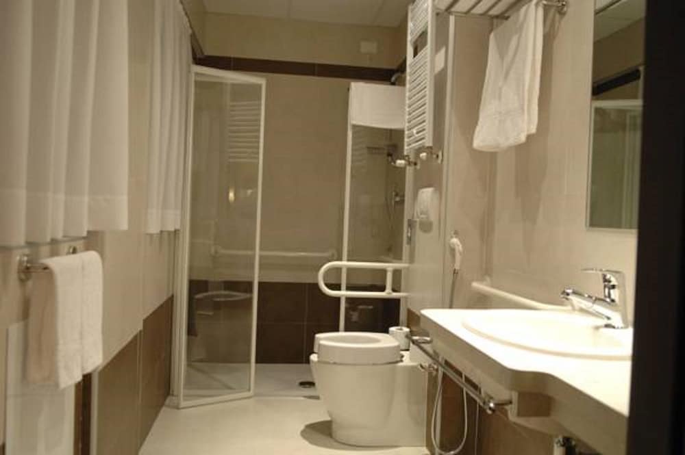 Hotel Alveri 32/34