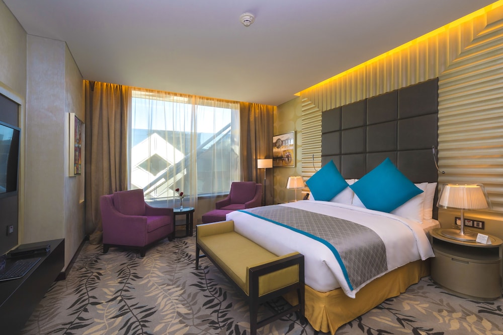 Crown, Suite, Single Bed