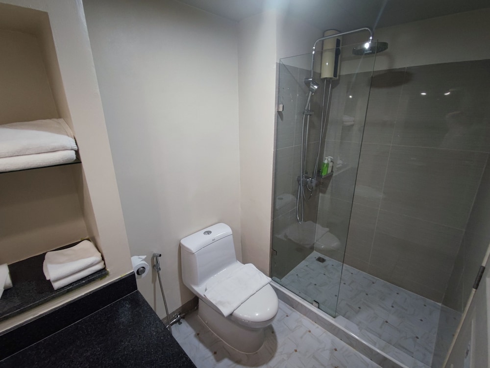 Siri Oriental Bangkok Hotel (ex The Warehouse Bangkok) 49/50