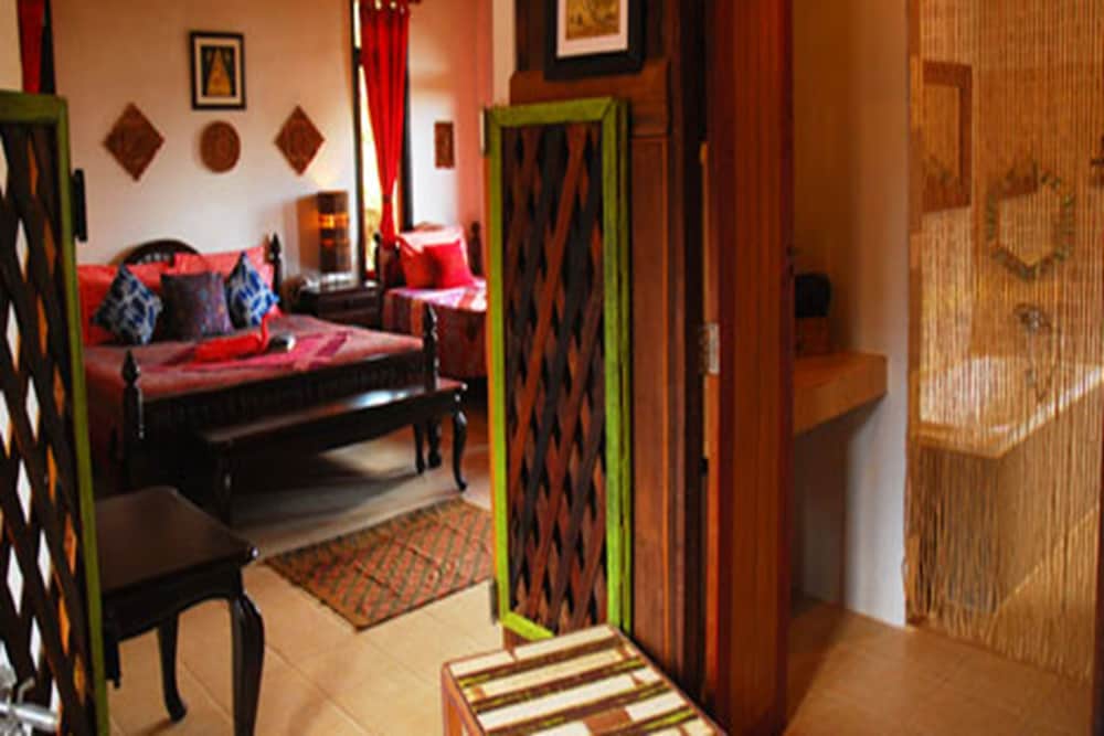 Varinda Garden Resort 25/50